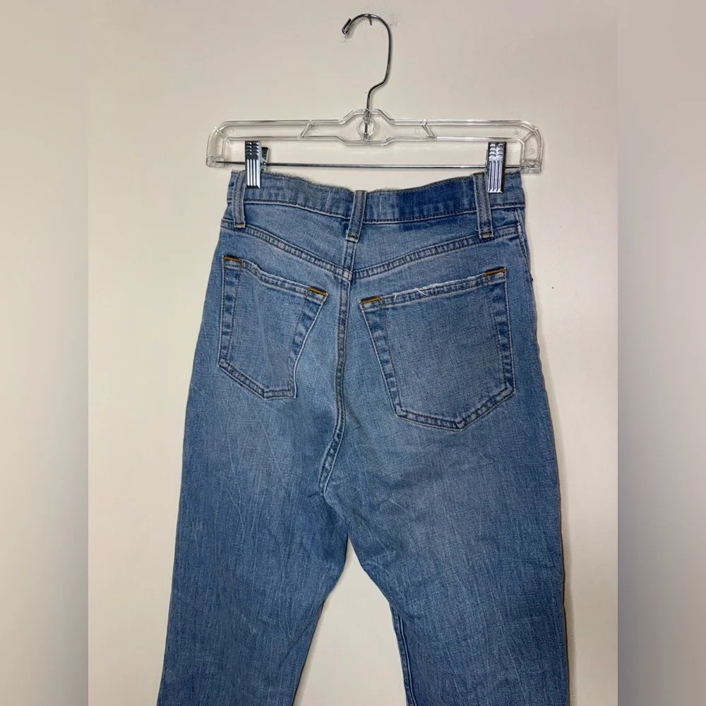 Abercrombie & Fitch The Ankle Straight Ultra High Rise Jean - Picture 7 of 8